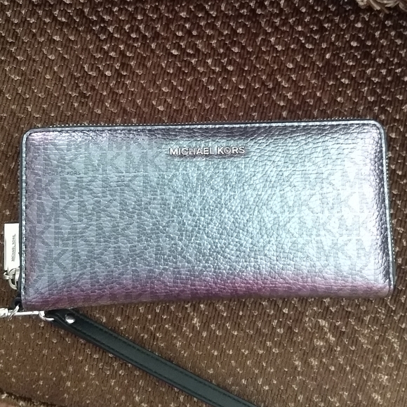 Sold Rare Michael Kors Hologram Continental Wallet - Picture 4 of 16